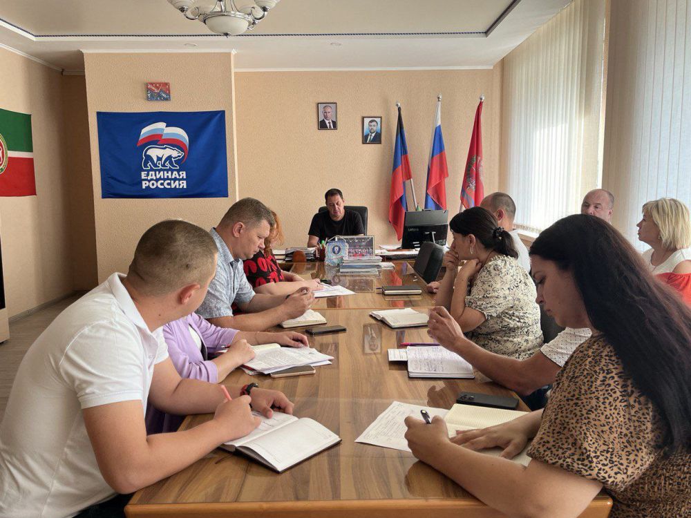 Константин Зинченко: Провел совещание по вопросу организации похоронного дела