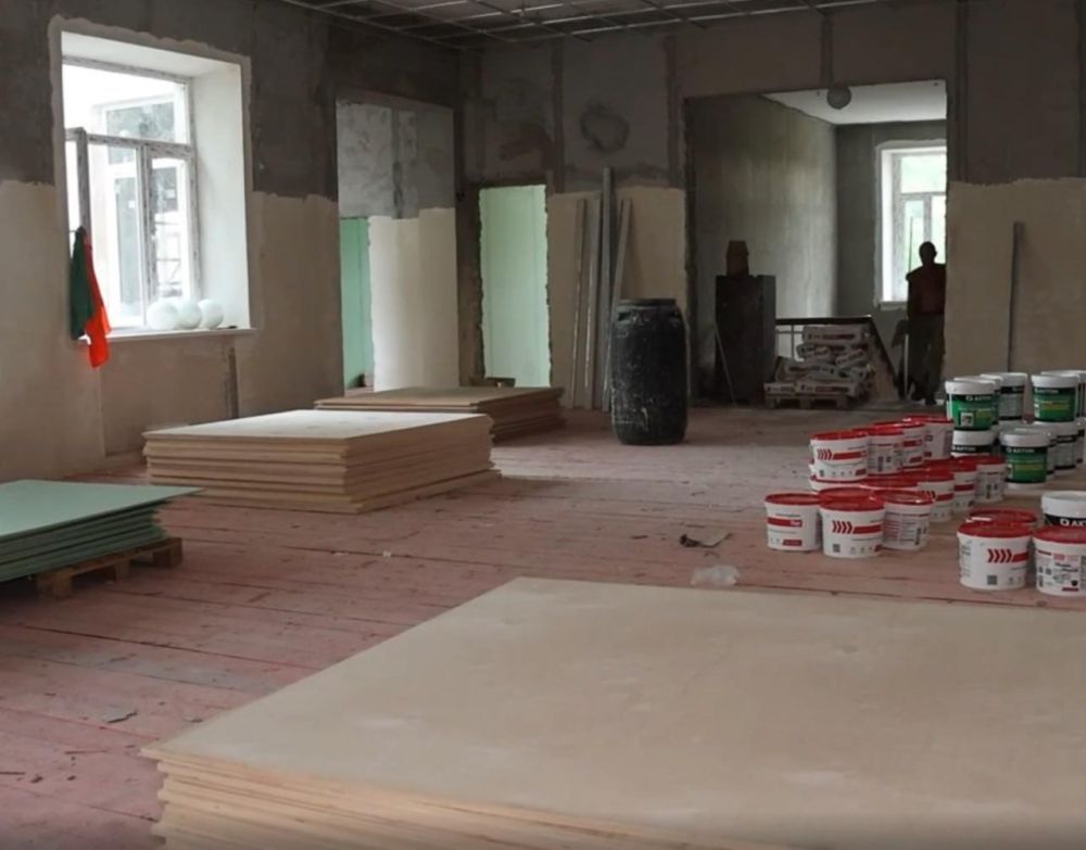 Бурятия продолжает ремонт школы № 5 в Комсомольском