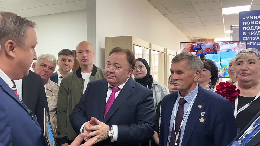 Добрая традиция форумов «Сообщество» – дарить принимающему региону сувениры из предыдущих субъектов-участников Форума