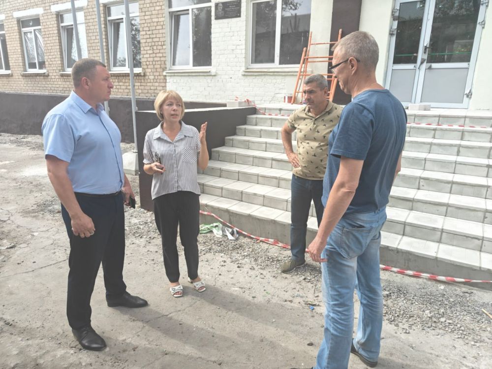 Сергей Ермаков: 22 августа совместно с представителем Самарской области Александром Бугаковым посетил средние школы №2 и №5....