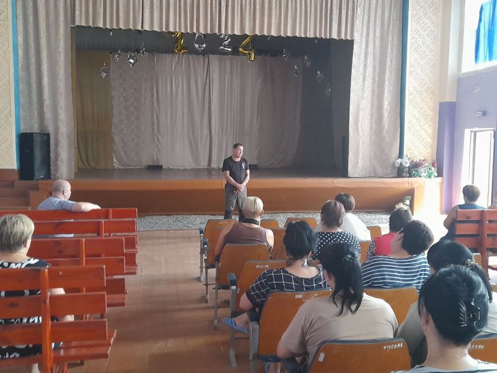 Константин Зинченко: В селе Ровнополь встретился с населением