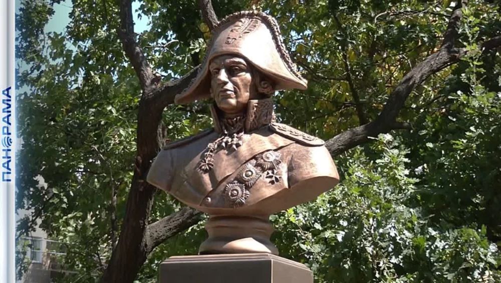 Легендарному флотоводцу посвящается