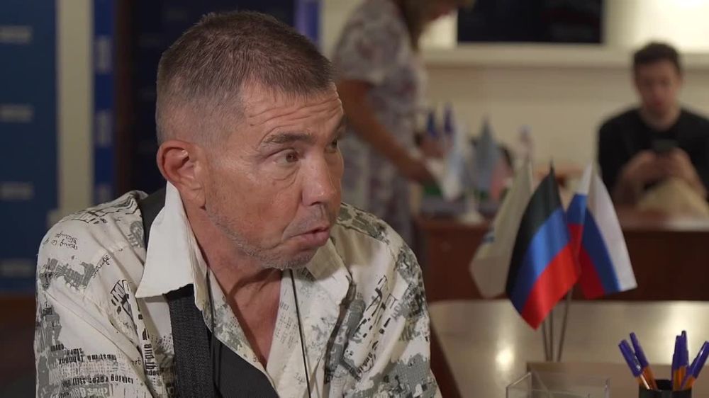 Александр Волошин: Приём граждан. В ходе рабочей поездки в регион провёл приём граждан. Ко мне обращаются представители самых разных групп населения по всевозможным вопросам, в которых людям необходима помощь