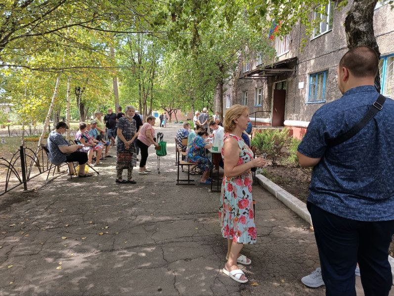 Сотрудники полиции проводят паспортизацию жителей освобождённых территорий