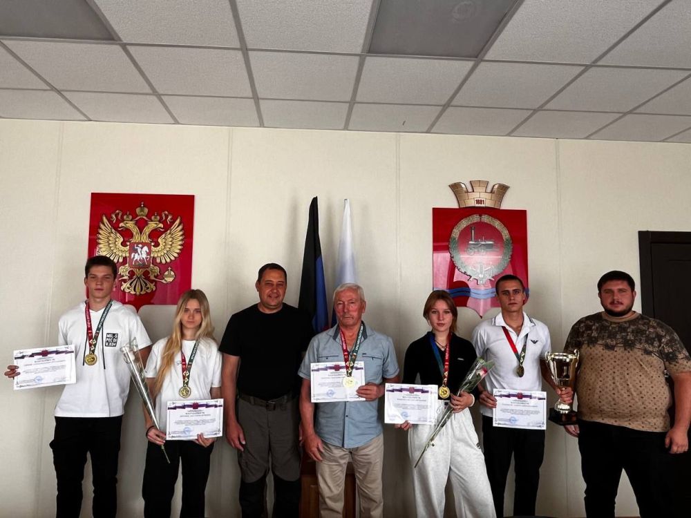 Константин Зинченко: Особенно приятно вручать благодарности нашей молодежи