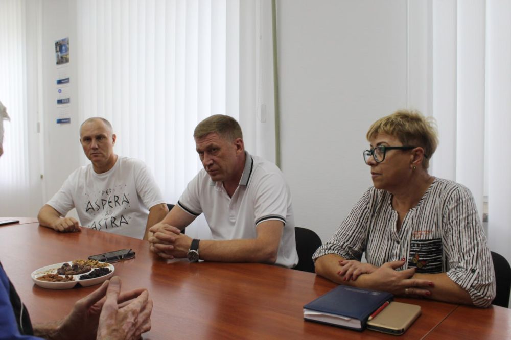 Сегодня глава муниципального образования Володарский муниципальный округ Сергей Юзвинкевич и заместитель главы Администрации...