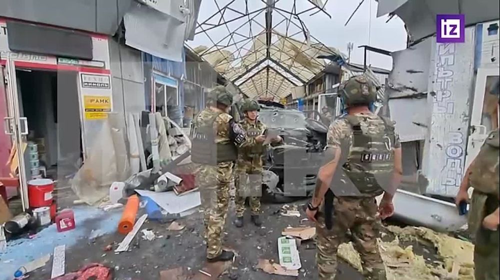 Три жителя Донецка погибли, пятеро пострадали после обстрела со стороны ВСУ местного рынка, сообщил глава ДНР Пушилин