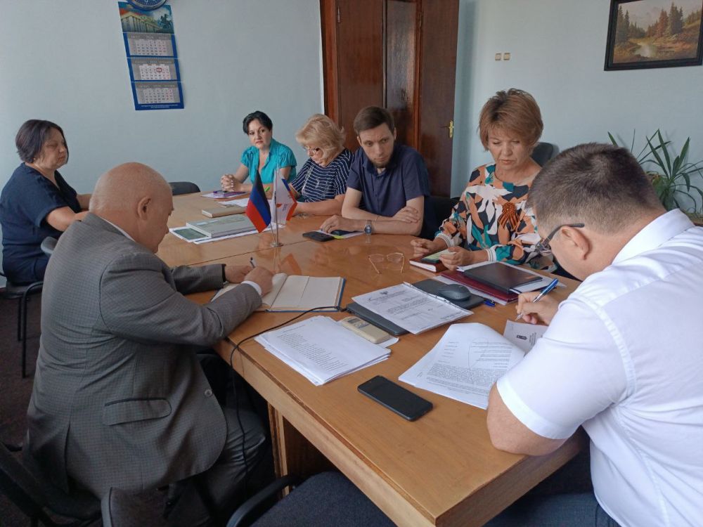 ������� �������: �������, 6 ��������, ������ ����������� ��������� �� ������� �������� � �������� ������������ ����� � ������������� ����������� ������������� ������������� ������