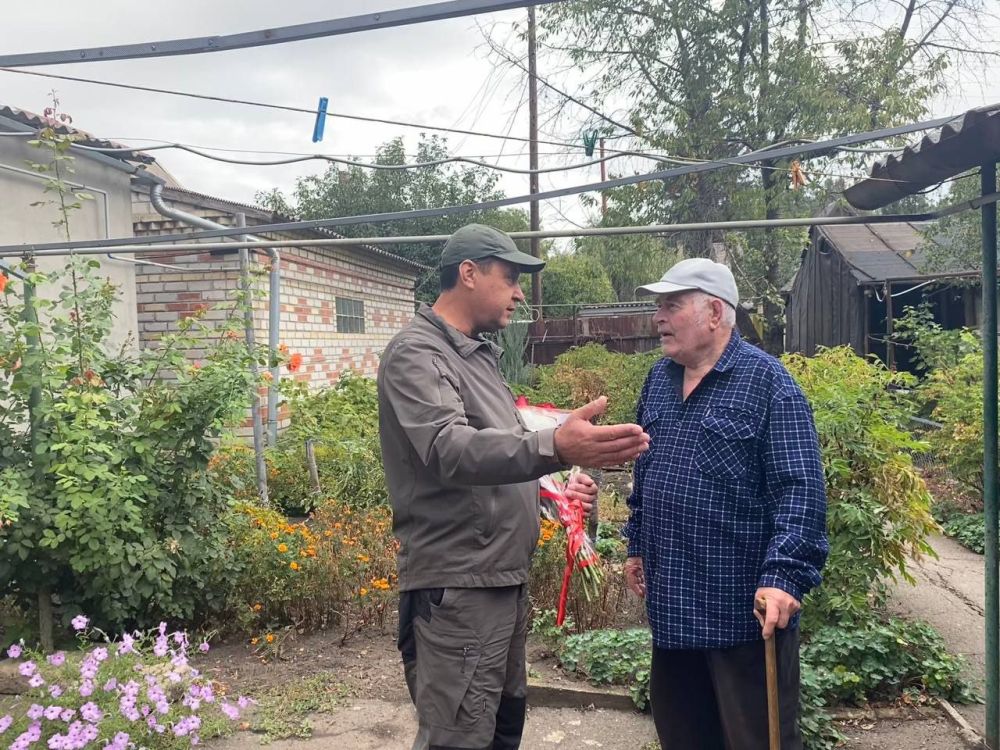Константин Зинченко: В преддверии Дня освобождения Донбасса поздравил ветерана Великой Отечественной войны Степана Степановича Плахтий