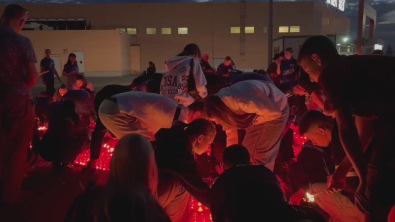 Молодёжь зажгла 8000 свечей в память о защитниках Донбасса