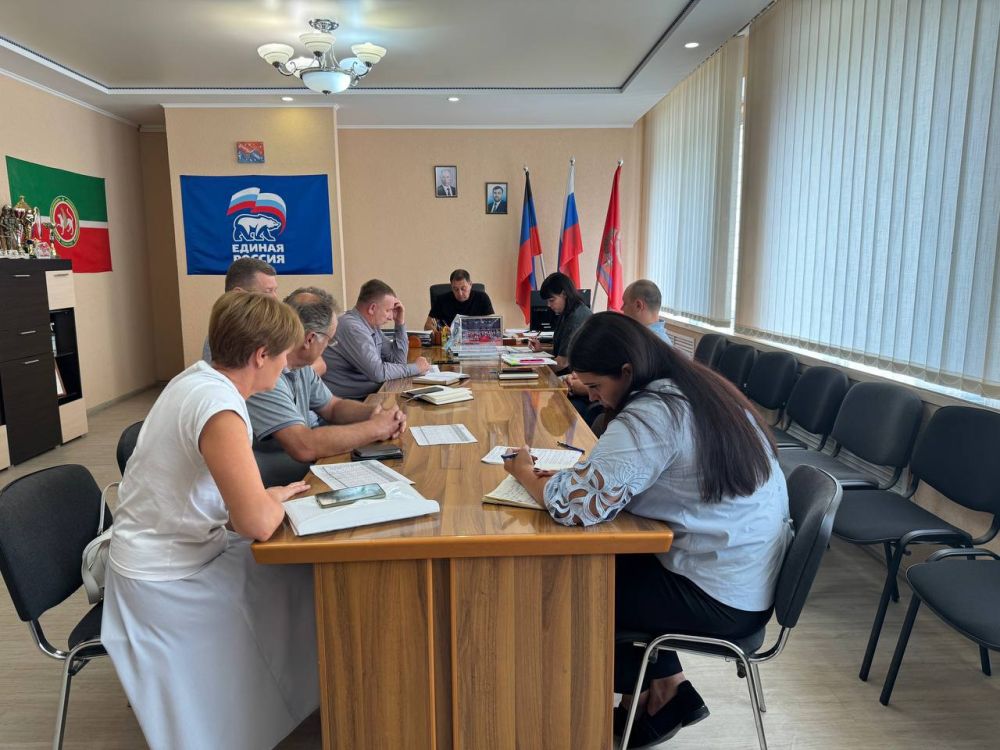 Константин Зинченко: Провел очередное совещание по вопросу оптимизации работы МУП «Райкоммунхоз», МУП «Новотроицкое домоуправление», МУП АВР «Коммунальник пгт.Донское»