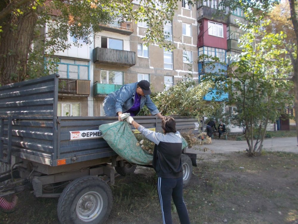 Работниками МУП «ЖРУ №6» города Углегорска 9 сентября выполнялись работы: