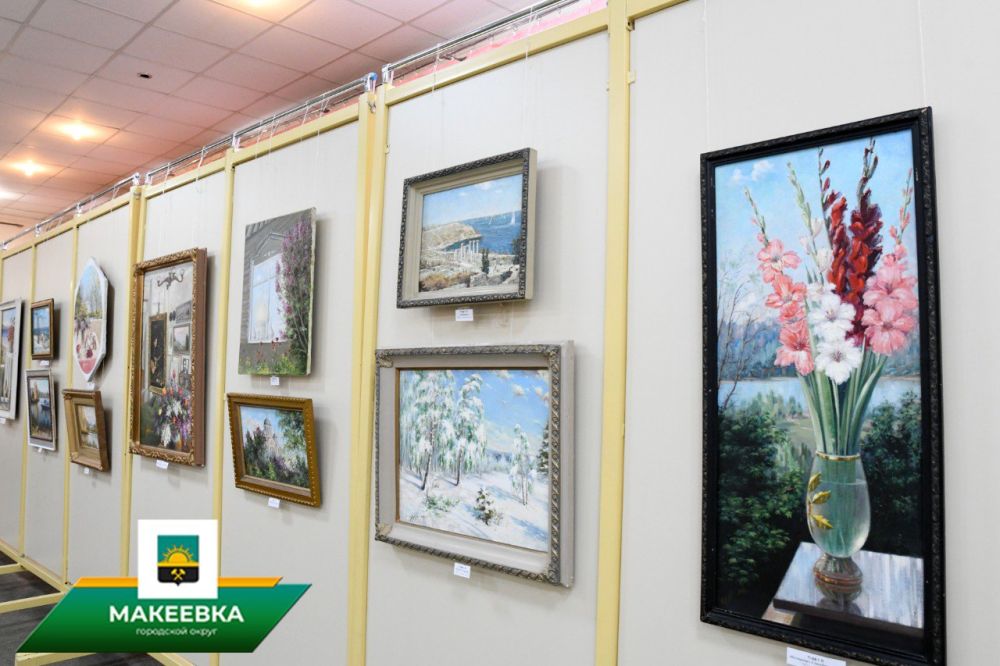 Открытие юбилейной выставки члена Союза художников России Гарри Руффа «С любовью к городу» прошло в Макеевке