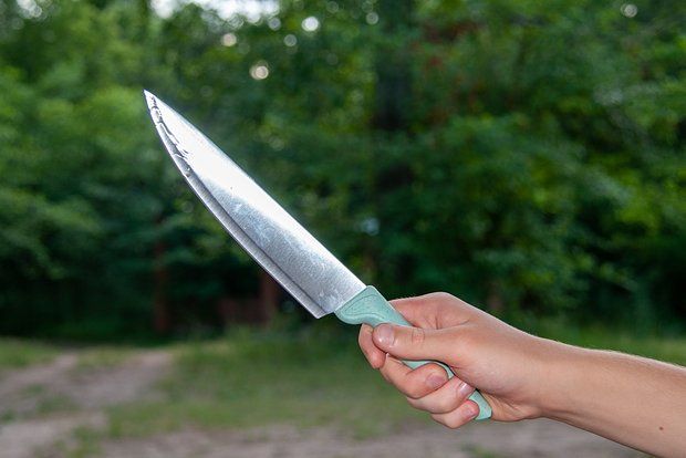 Житель Донецка напал с ножом на прохожих, он задержан