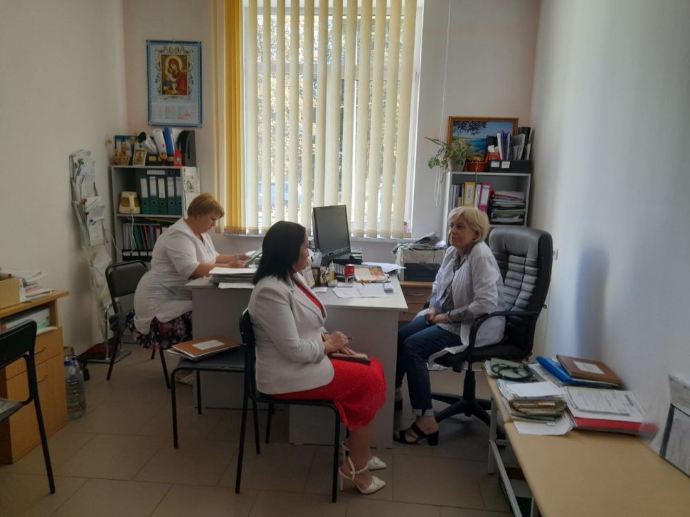 Заместитель главы администрации Волновахского МО Елена Снисаренко провела встречу с трудовым коллективом Волновахской амбулатории общей практики семейной медицины №1