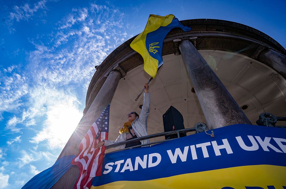 У Трампа появился шанс легально «зарезать» помощь Украине — политолог