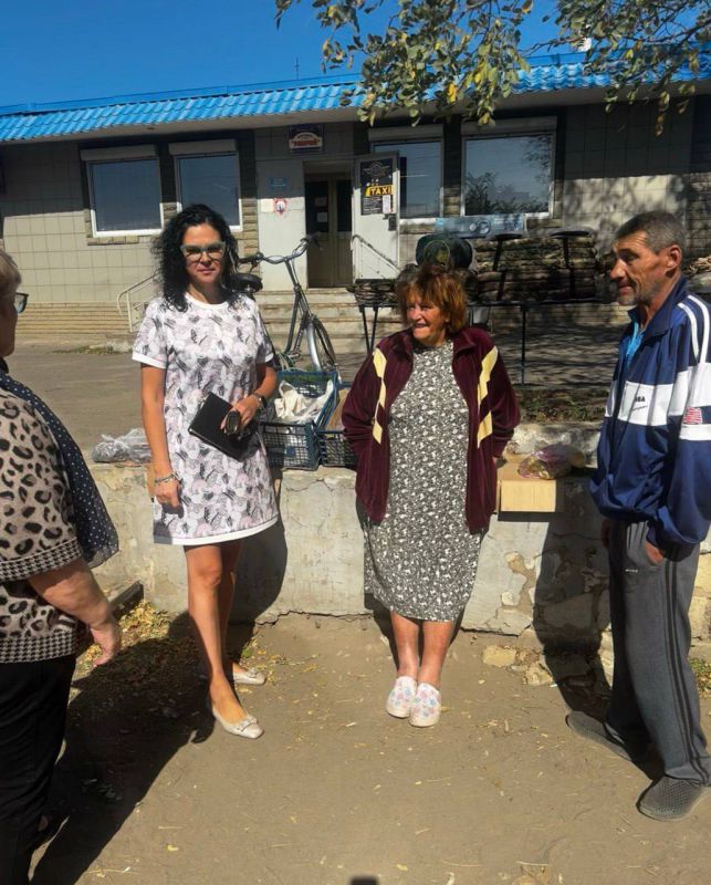 Встречи с населением. 19 сентября, начальником Юнокоммунаровского территориального отдела управления по обеспечению деятельности территорий администрации городского округа Енакиево Еленой Коваленко проведена встреча с жителями пгт Корсунь