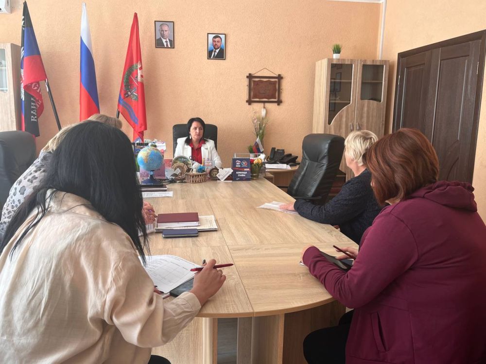 Сегодня,25 сентября, заместитель главы администрации Волновахского муниципального округа по социальным вопросам Снисаренко Елена Сергеевна провела прием граждан