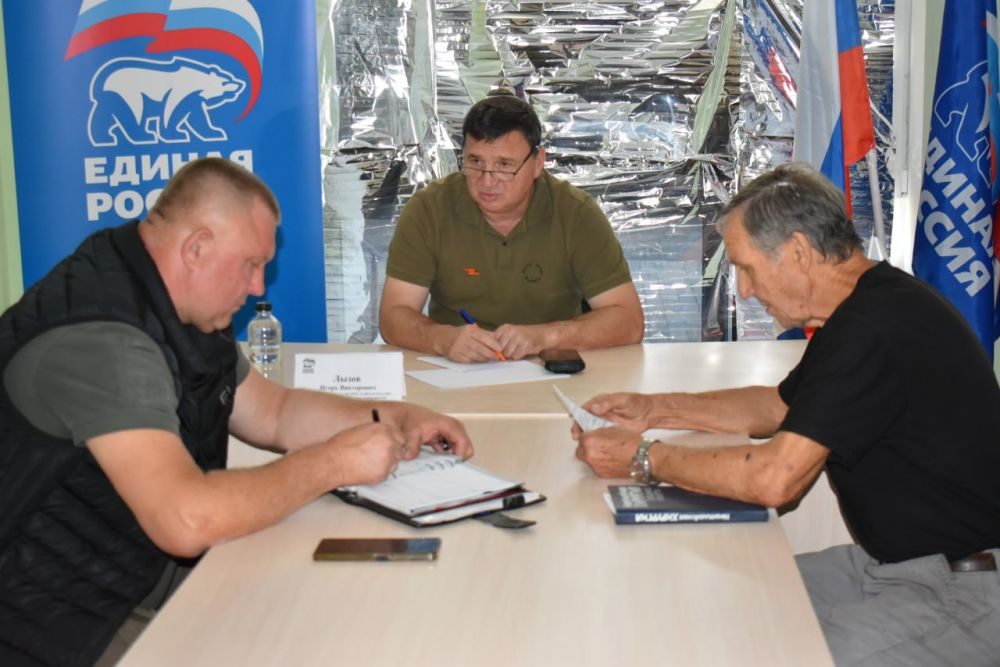 Игорь Лызов: Провел личный приём граждан в общественной приёмной партии «Единая Россия» Амвросиевского округа