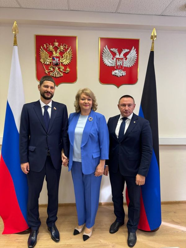 Александр Волошин: Сегодня в представительстве Донецкой Народной Республики в Москве прошло торжественное мероприятие и...