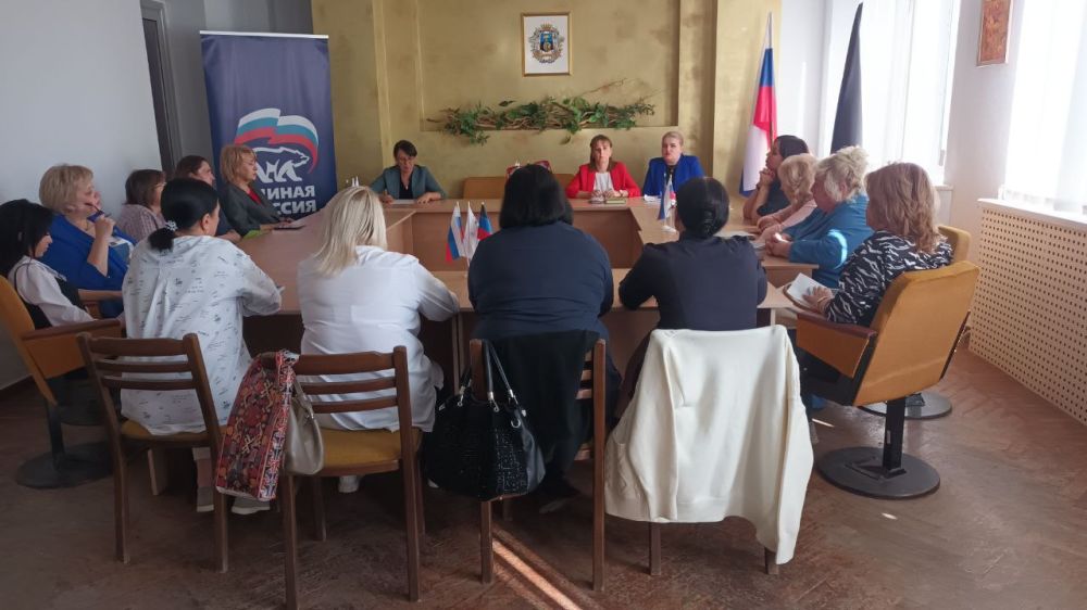 Василий Ткачук: Сегодня, 2 октября состоялось собрание секретарей первичных организаций Всероссийской Политической Партии «Единая Россия» в Управе Калининского внутригородского района Администрации городского округа Донецк