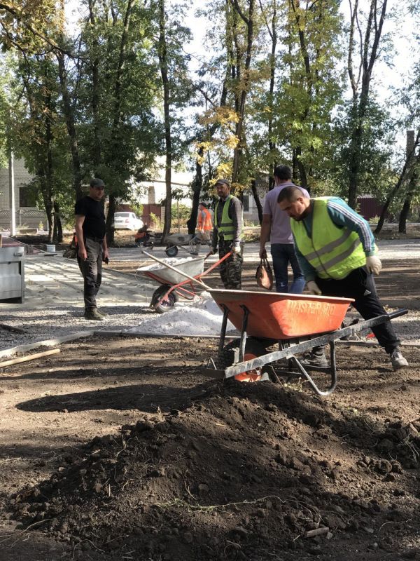 Константин Зинченко: Проверил восстановительные работы в Летнем парке Волновахи