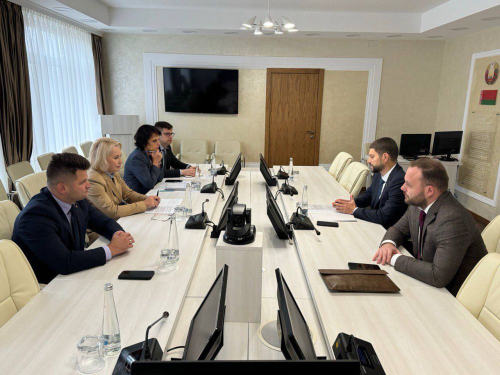 Александр Волошин: В ходе рабочей поездки в Беларусь, состоялась встреча с заместителем министра образования Республики Беларусь Екатериной Александровной