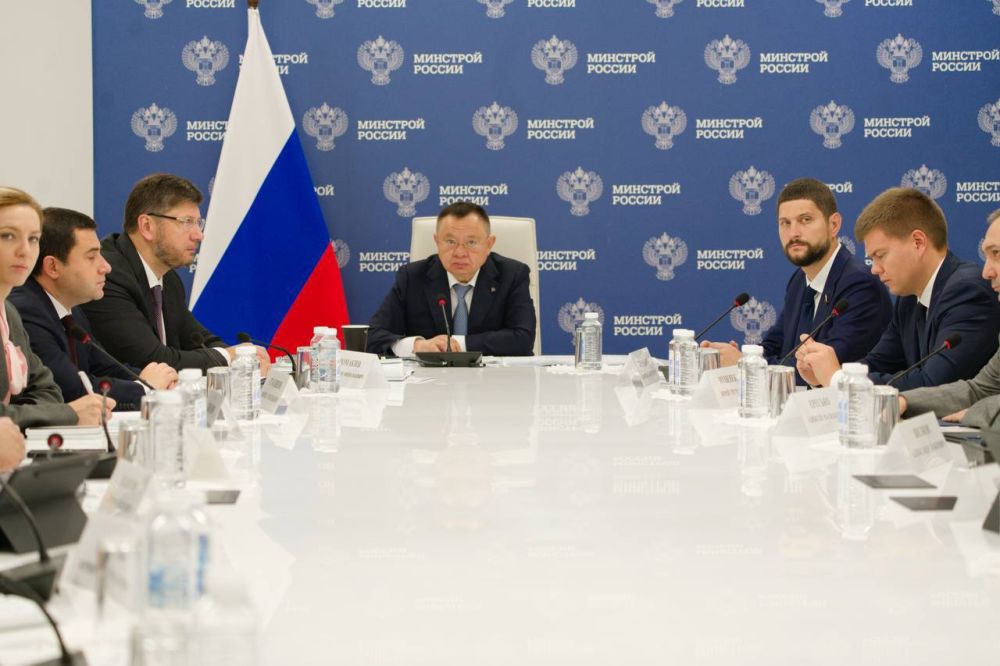 Александр Волошин: Заседание в Минстрое. Принял участие в еженедельном совещании с регионами и главными распорядителями...