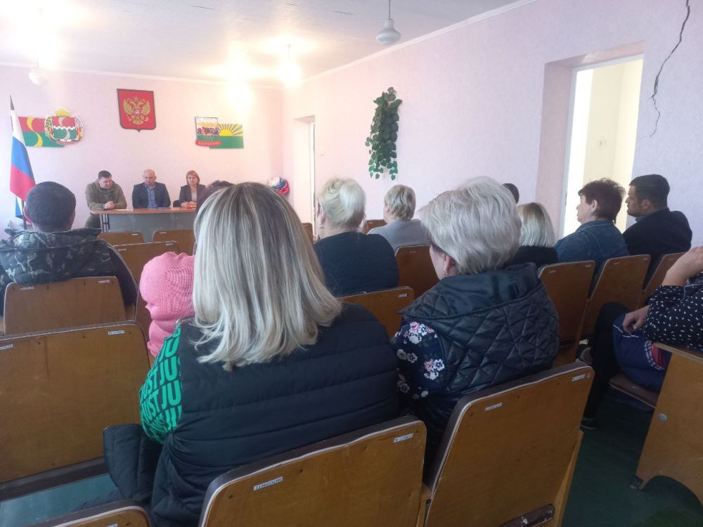 Игорь Лызов: Встретился с населением с. Благодатное