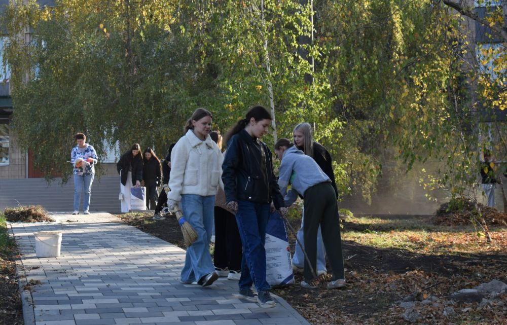 Игорь Лызов: По поручению Главы Донецкой Народной Республики Дениса Пушилина в Амвросиевке состоялся городской субботник с...