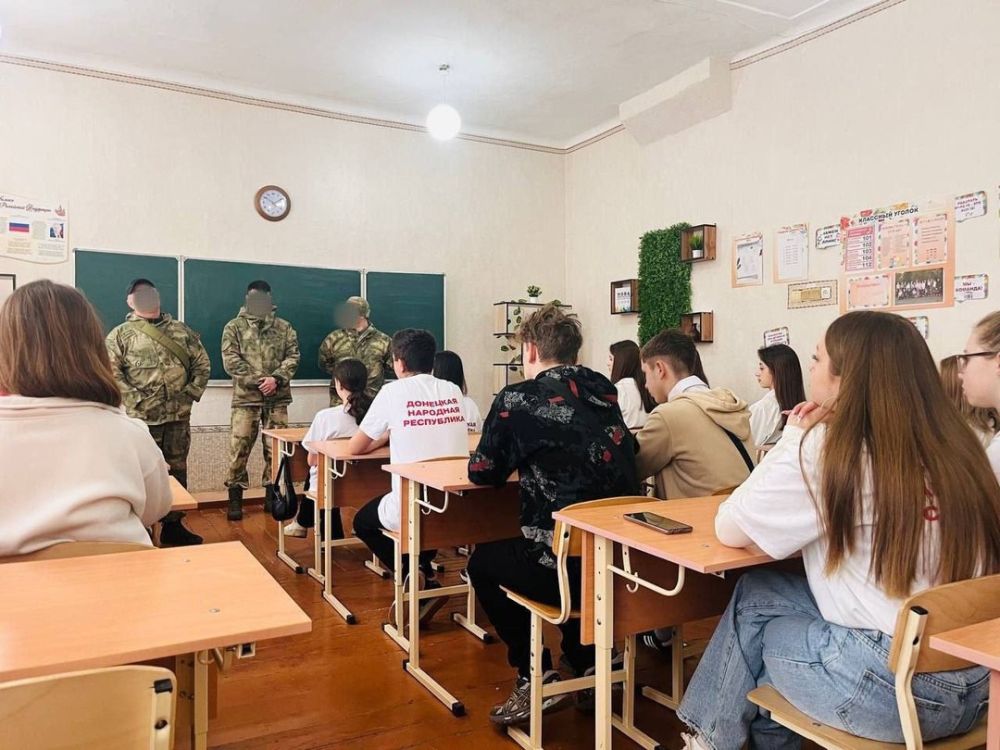 В Комсомольском прошел круглый стол «Есть такая профессия — Родину защищать»