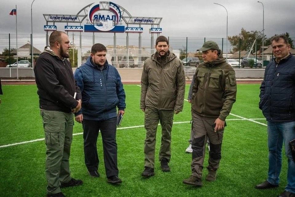 «Сломить волю этих людей невозможно»: в Волновахе ДНР при поддержке региона-шефа восстанавливают из руин городскую инфраструктуру