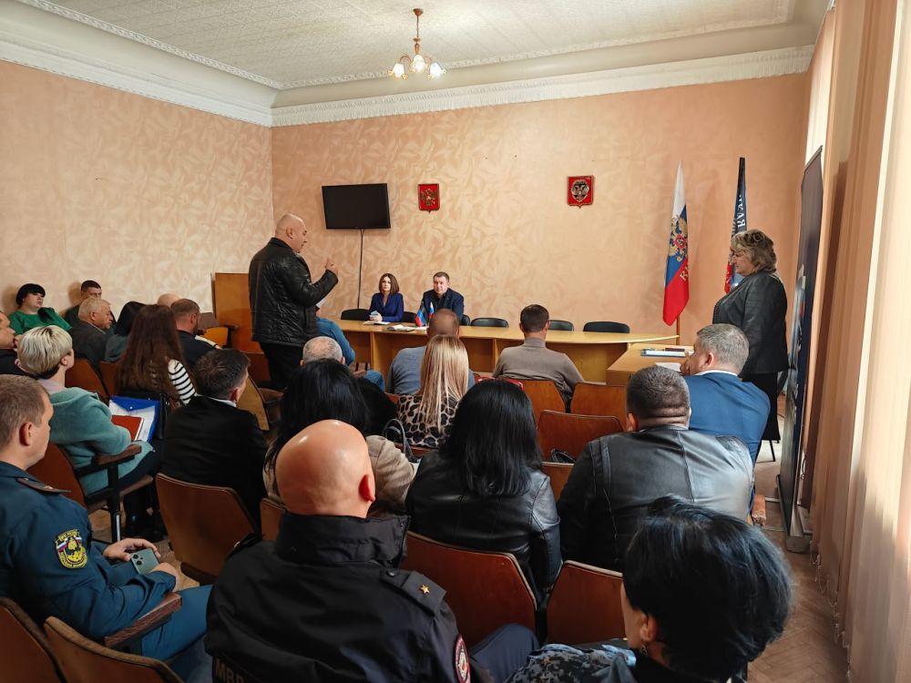 Сергей Ермаков: 22 октября провел расширенное аппаратное совещание с руководителями предприятий, организаций и учреждений, начальниками территориальных отделов и отделов администрации округа