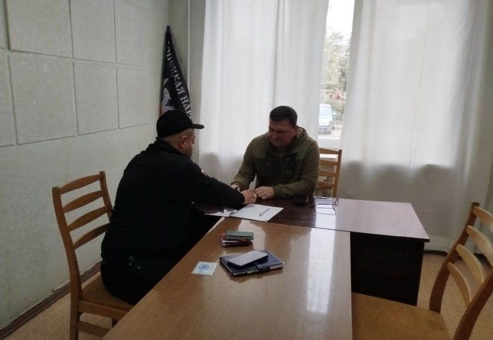 Игорь Лызов: Прием граждан в общественных приемных провожу по понедельникам в 107 кабинете с 13:00, по вторникам в 101 кабинете с 10:00