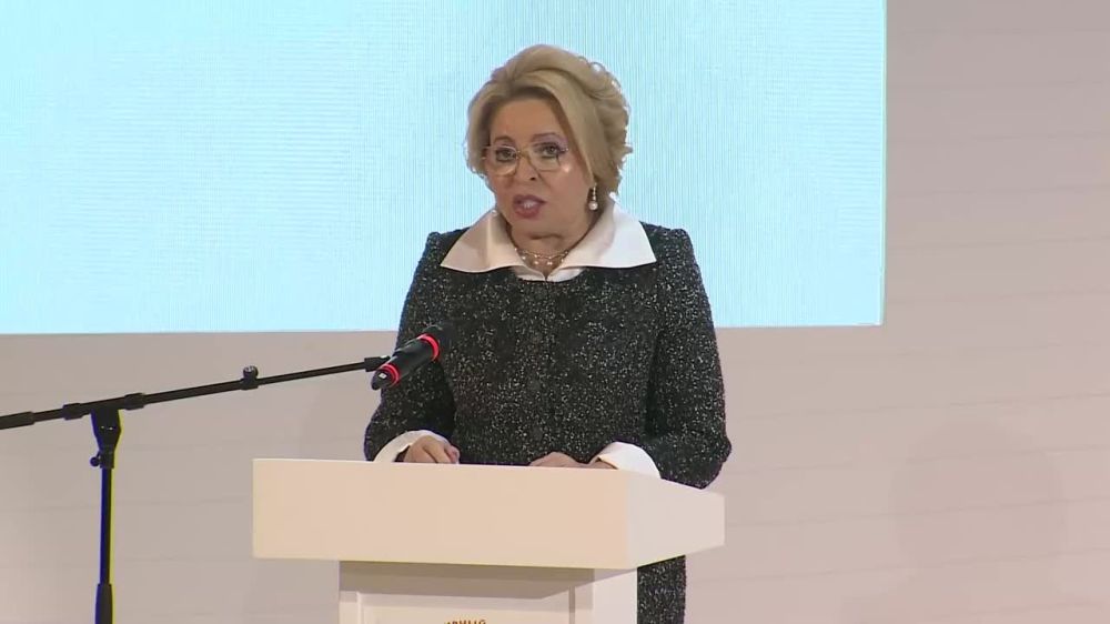 Александр Волошин: Сегодня, когда наши соотечественники за рубежом сталкиваются с серьёзными вызовами, поддержка и защита их прав — одна из первостепенных задач нашей страны