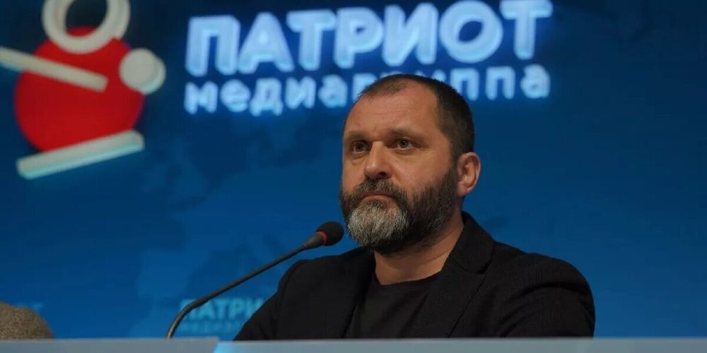 Украинский дрон ударил по машине советника главы ДНР Кимаковского