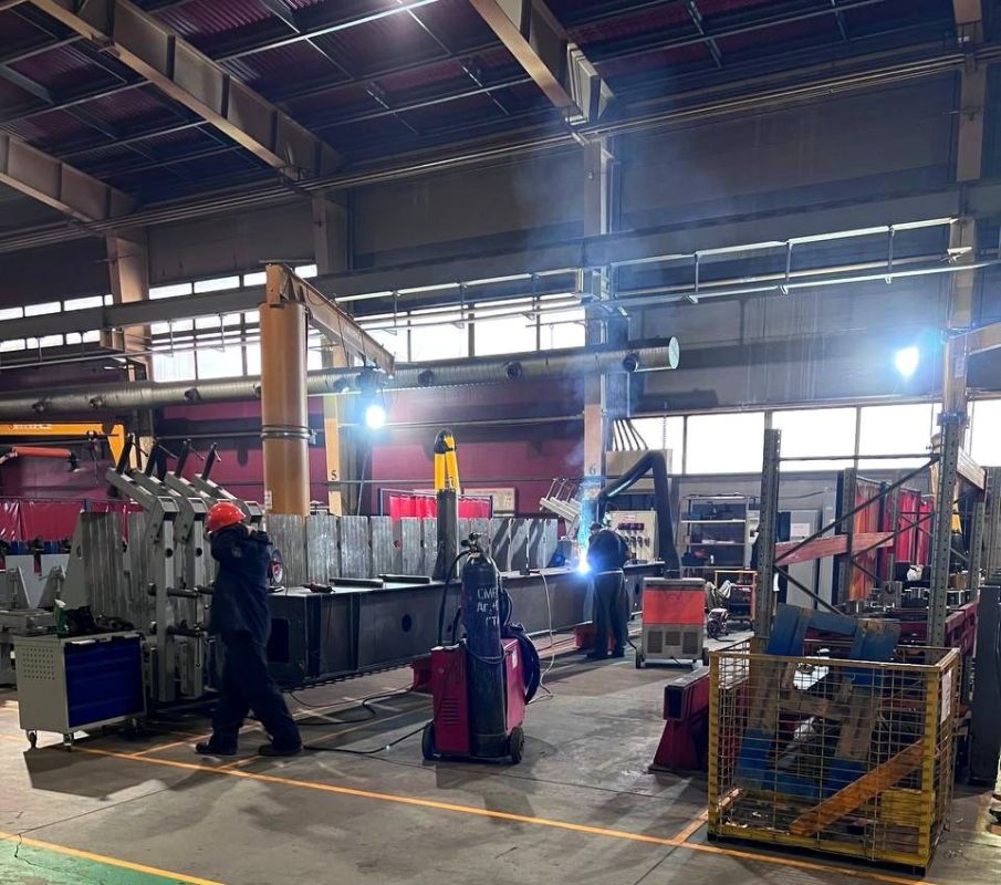 Андрей Чертков: Работаю в Челябинске.. Побывал на заводе «Урал-Кран», продукция которого реализуется по всей России