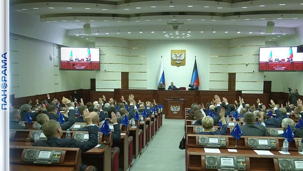 Единогласно! В ДНР избрали председателя Народного Совета – им стал ветеран боевых действий Константин Кузьмин