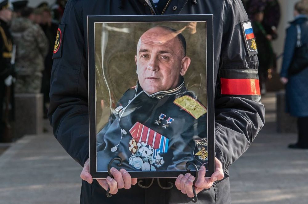 В Севастополе простились с Героем России Павлом Клименко