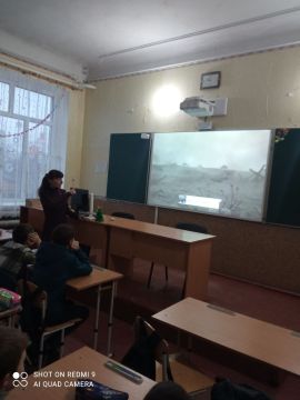 2 декабря Андреевским КДиТ совместно с Андреевской библиотекой для детей проведено мероприятие "Мы помним тебя, неизвестный солдат" с учениками 6-го класса, посвященное Дню неизвестного солдата (3 декабря)