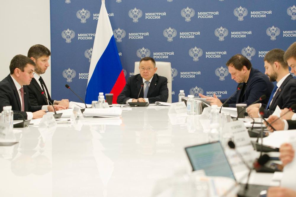 Александр Волошин: Принял участие в заседании Минстроя, прошедшего под председательством Министра строительства и ЖКХ РФ Ирека Файзуллина (@minstroyrf)