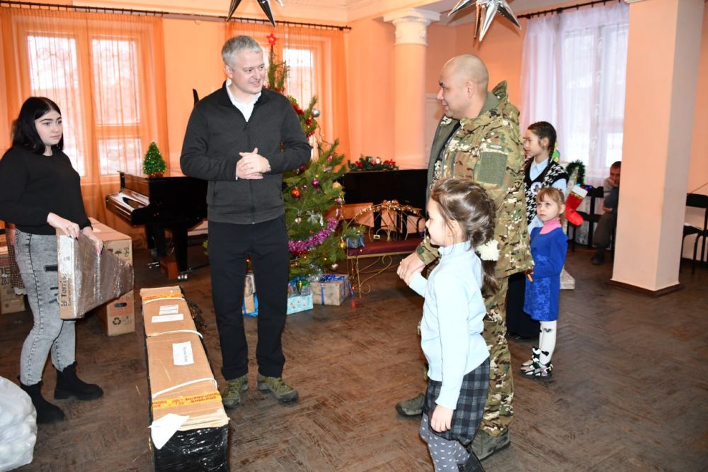 Сергей Желновач: В малом зале Дебальцевской школы искусств состоялся яркий и запоминающийся праздник, который стал настоящим событием для детей из г.Светлодарска и пгт Мироновский