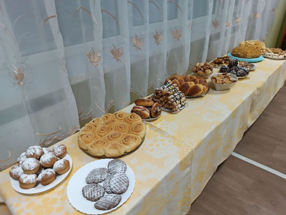 Сегодня в ГК ДОУ №10 состоялась "Ярмарка семейных традиций" и проведён конкурс "Лучшая выпечка"