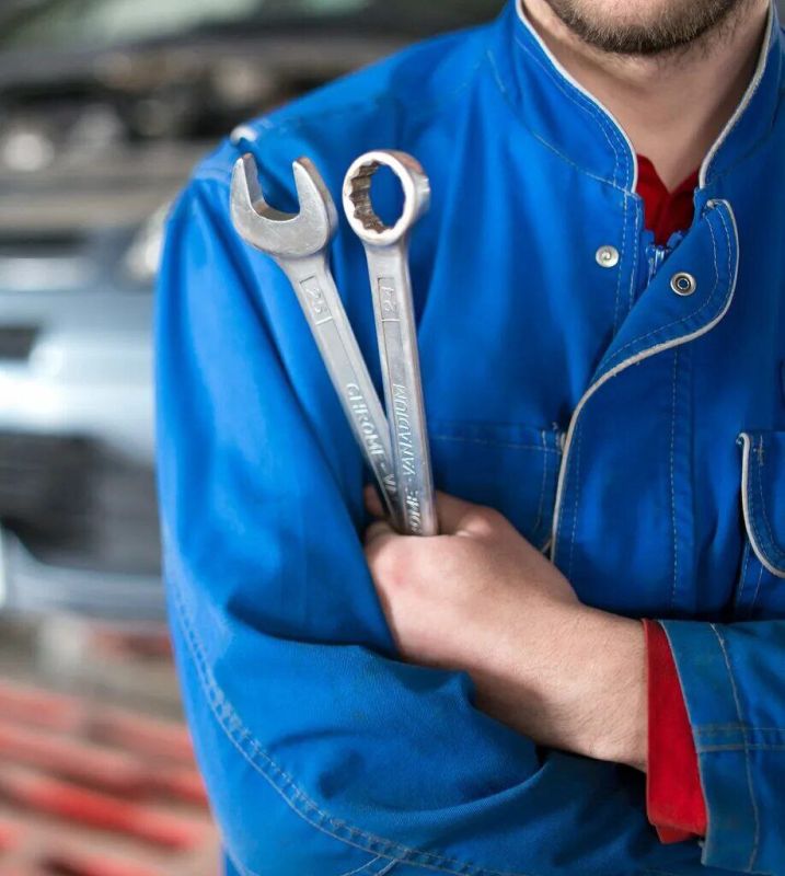 На постоянную работу в ГБОУ "Светлодарская школа N11" требуется: