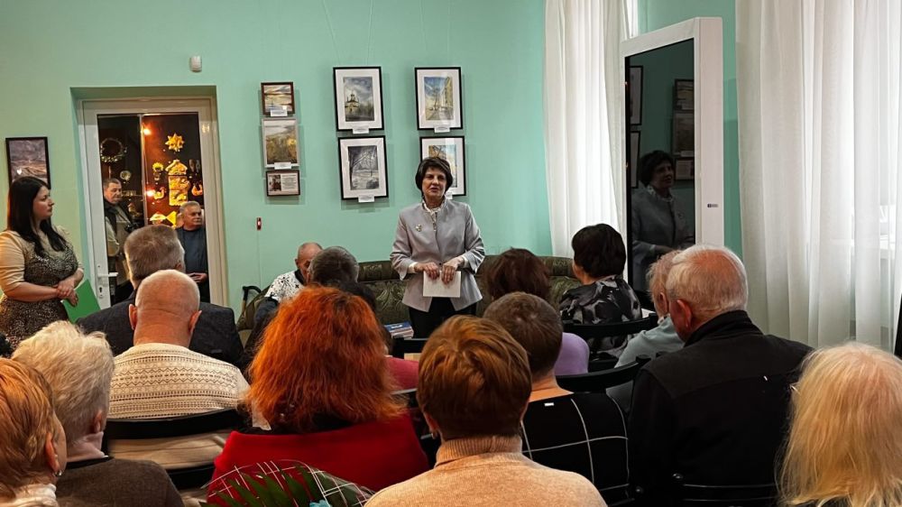 Презентация книг. 16 декабря в музее космонавта Георгия Берегового состоялось торжественное мероприятие, в ходе которого были презентованы книги двух деятелей нашего края: книга-альбом «100 лет в газетной строке»...