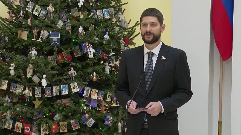 Александр Волошин: Сегодня в Совете Федерации принял участие в традиционной доброй акции «Ёлка желаний»