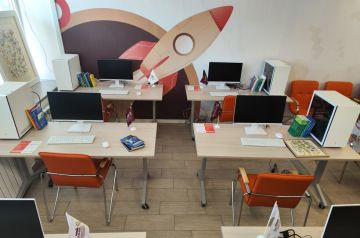 В ДНР откроют первый коворкинг-центр с LED-стеной и системой для ВКС