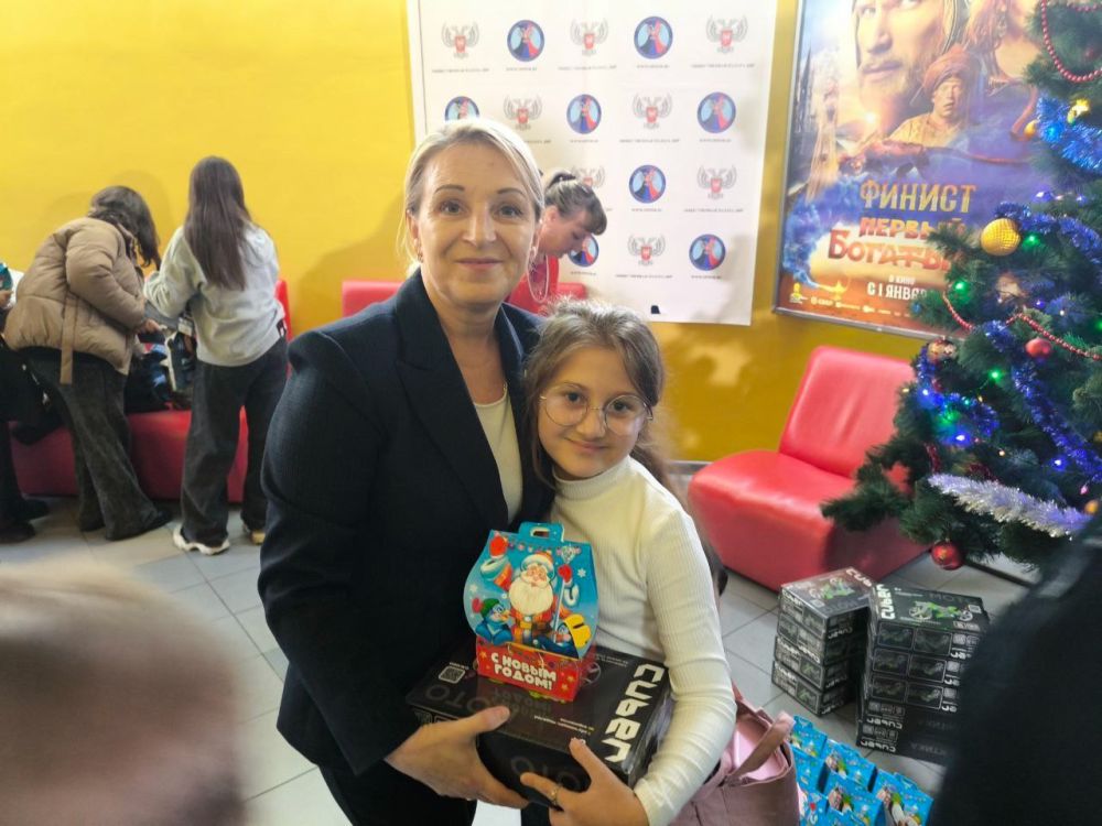 Николай Михайлов: Дети из Старобешевского округа отметили День Святого Николая поездкой в кинотеатр «Звездочка»