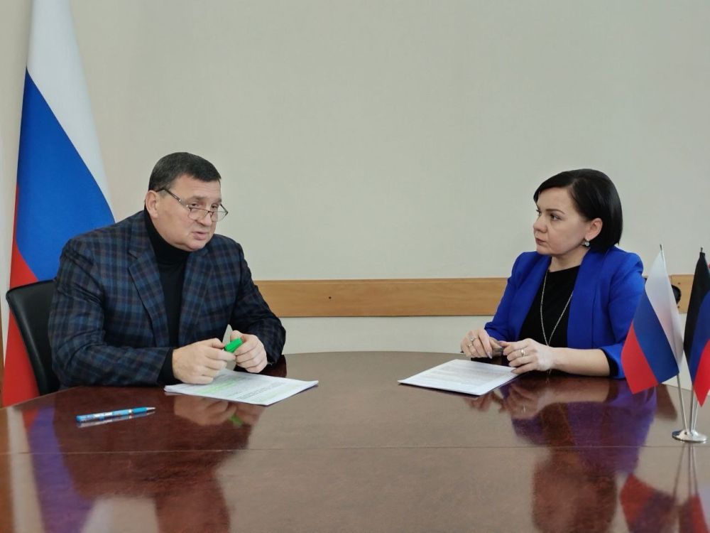 Игорь Лызов: Провел Прямую линию с населением в своем ТГ-канале и VK. Эфир провёл с главным редактором нашего периодического издания «Новый Луч» Региной Гадыевой