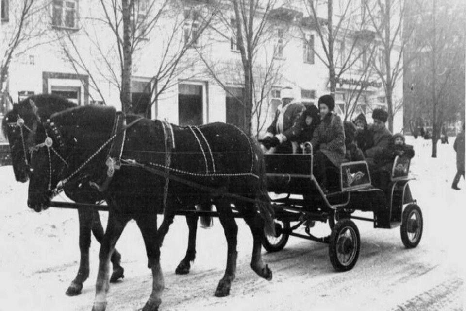 «Счастливее времени не было!»: Как праздновали Новый год в советском Донбассе